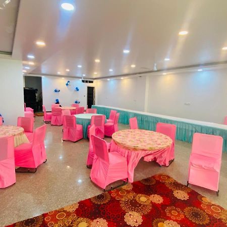 As Global Otel Noida Dış mekan fotoğraf