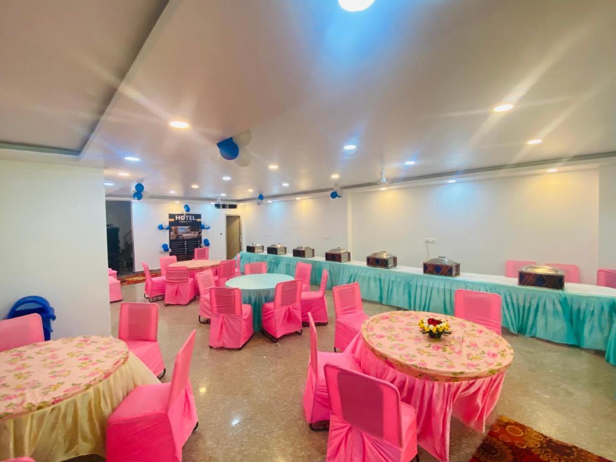 As Global Otel Noida Dış mekan fotoğraf